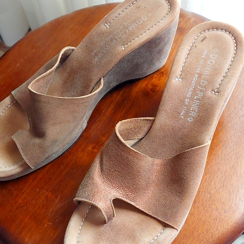 Donald j Pilner sandals
